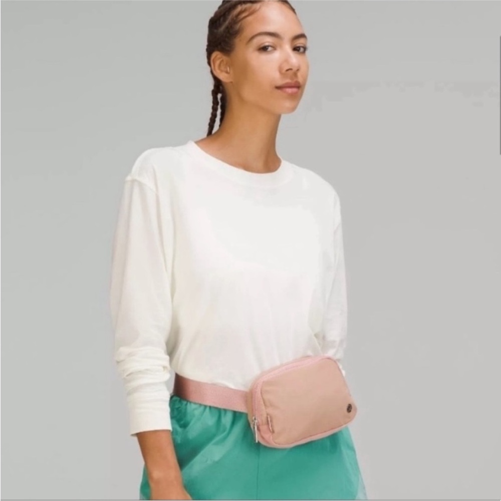 Lululemon Everywhere Belt Bag in Pink Clay/Pink Pastel - Picture 4 of 11